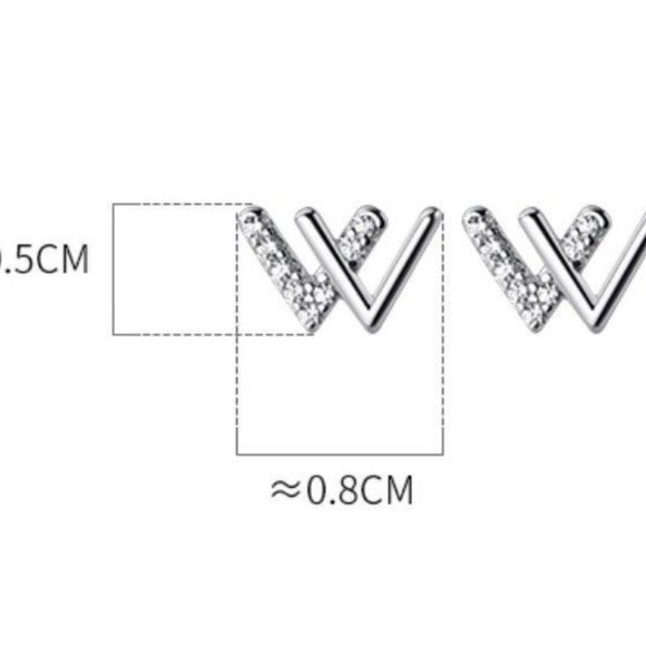 Letter W S925 Silver Studs Earrings w/Tiny CZ- ECZ013 silver - Picture 10 of 13